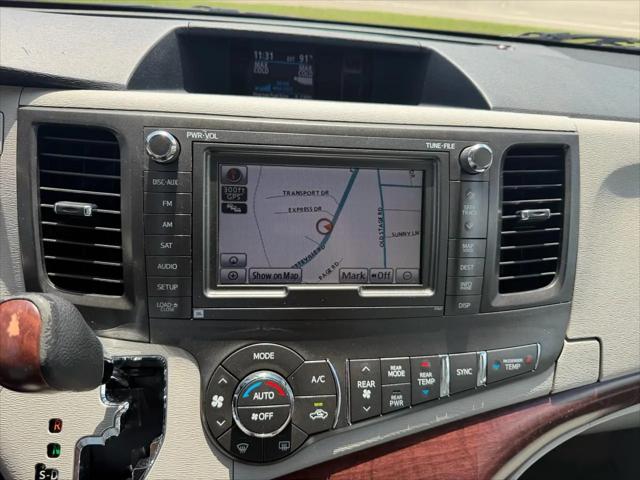 2013 Toyota Sienna XLE V6 8 Passenger