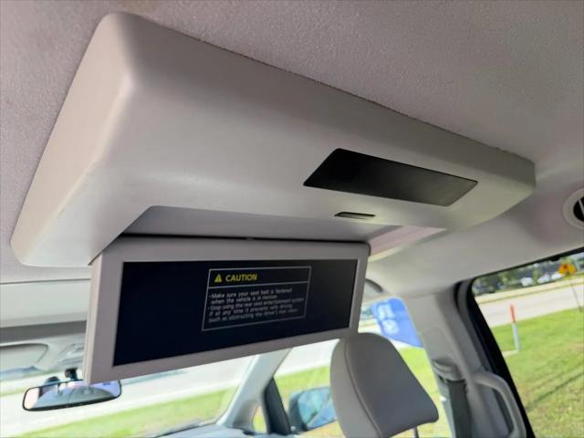 2013 Toyota Sienna XLE V6 8 Passenger