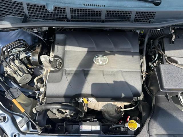 2013 Toyota Sienna XLE V6 8 Passenger
