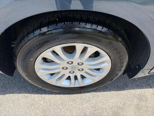 2013 Toyota Sienna XLE V6 8 Passenger