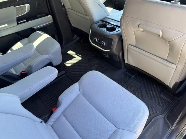 2025 Ford Expedition Platinum MAX