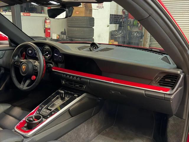 2022 Porsche 911 Carrera