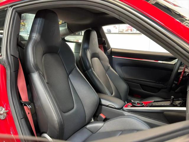 2022 Porsche 911 Carrera