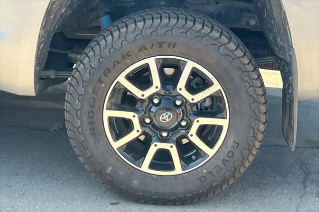 2017 Toyota Tundra SR5 5.7L V8