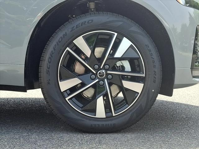 2026 Volvo XC60 B5 Core