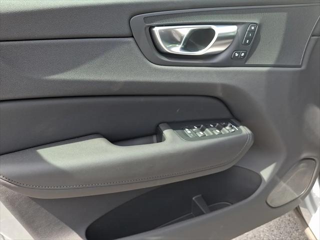 2026 Volvo XC60 B5 Core
