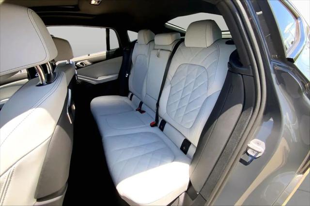 2025 BMW X6 M60i
