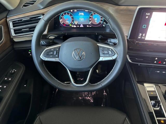 2026 Volkswagen Atlas SE with Technology