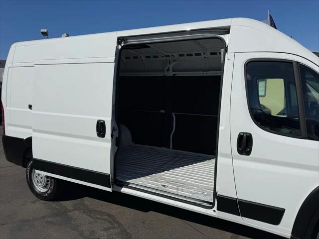 2025 Ram ProMaster 2500 Cargo Van Tradesman High Roof 159" WB w/Pass Seat