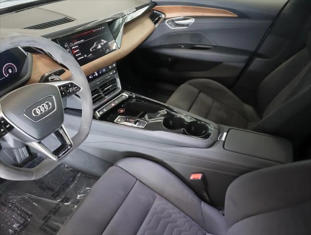 2023 Audi e-tron GT Premium Plus quattro