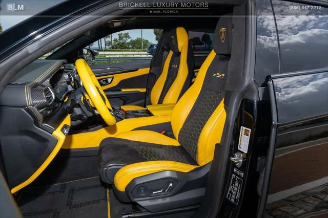 2022 Lamborghini Urus Standard