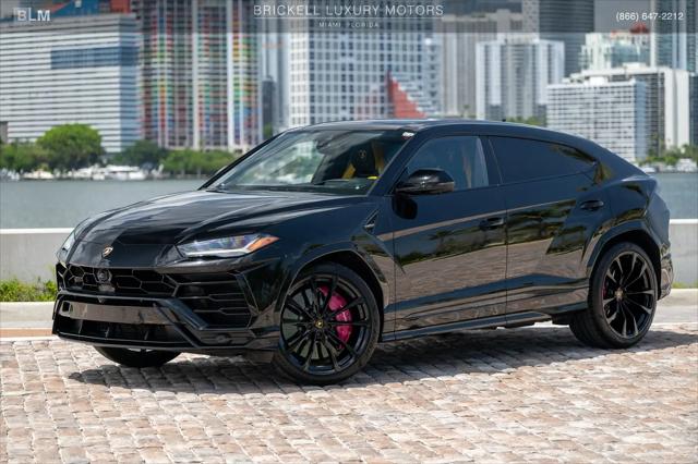 2022 Lamborghini Urus Standard