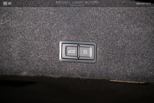 2022 Lamborghini Urus Standard