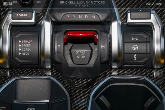 2022 Lamborghini Urus Standard