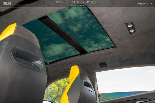2022 Lamborghini Urus Standard