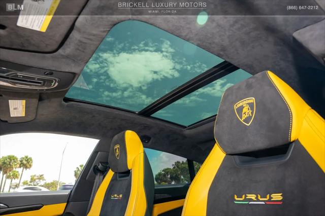 2022 Lamborghini Urus Standard