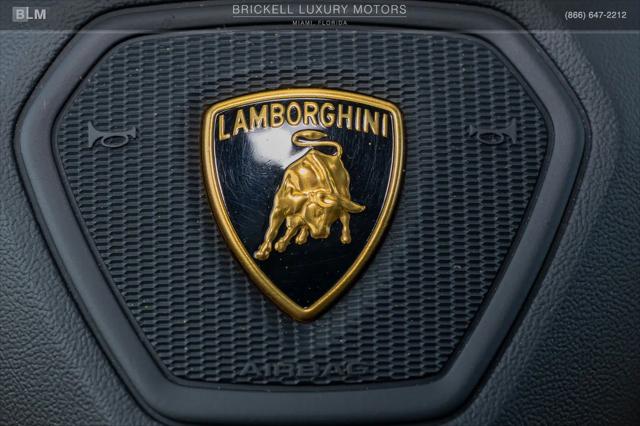 2022 Lamborghini Urus Standard