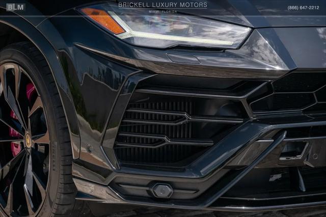 2022 Lamborghini Urus Standard
