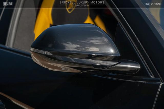 2022 Lamborghini Urus Standard