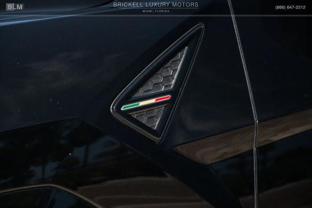 2022 Lamborghini Urus Standard