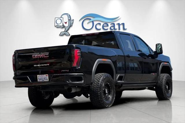 2025 GMC Sierra 2500HD 4WD Crew Cab Standard Bed AT4