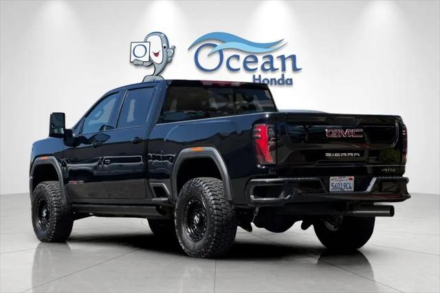2025 GMC Sierra 2500HD 4WD Crew Cab Standard Bed AT4