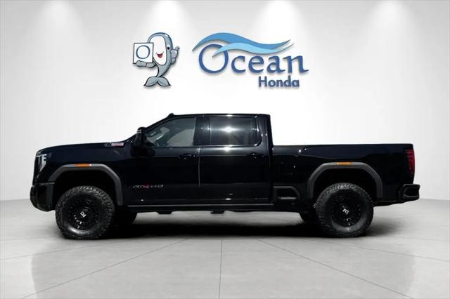 2025 GMC Sierra 2500HD 4WD Crew Cab Standard Bed AT4