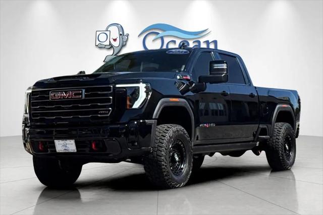 2025 GMC Sierra 2500HD 4WD Crew Cab Standard Bed AT4