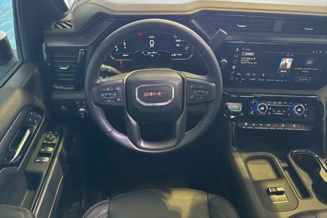 2025 GMC Sierra 2500HD 4WD Crew Cab Standard Bed AT4