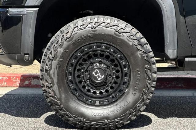 2025 GMC Sierra 2500HD 4WD Crew Cab Standard Bed AT4