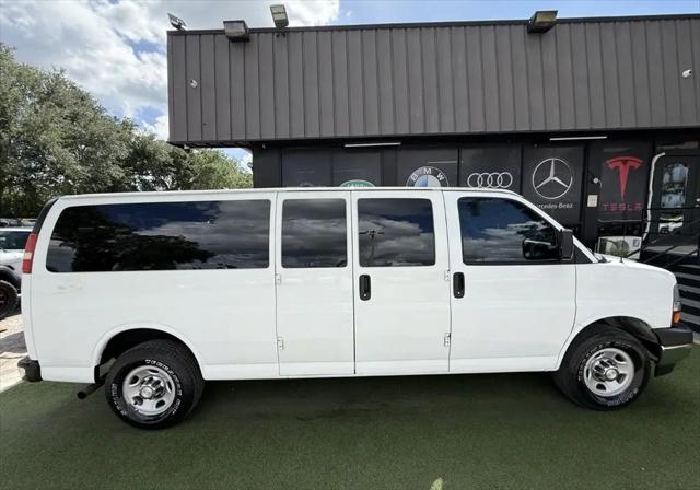 2017 Chevrolet Express LT