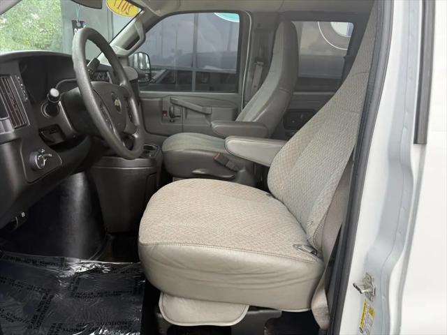 2017 Chevrolet Express LT