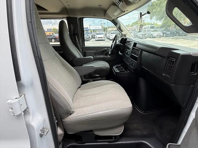 2017 Chevrolet Express LT