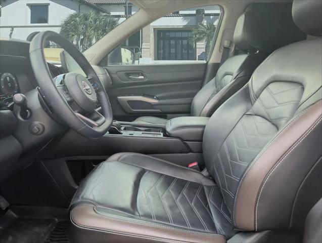 2024 Nissan Pathfinder Platinum FWD