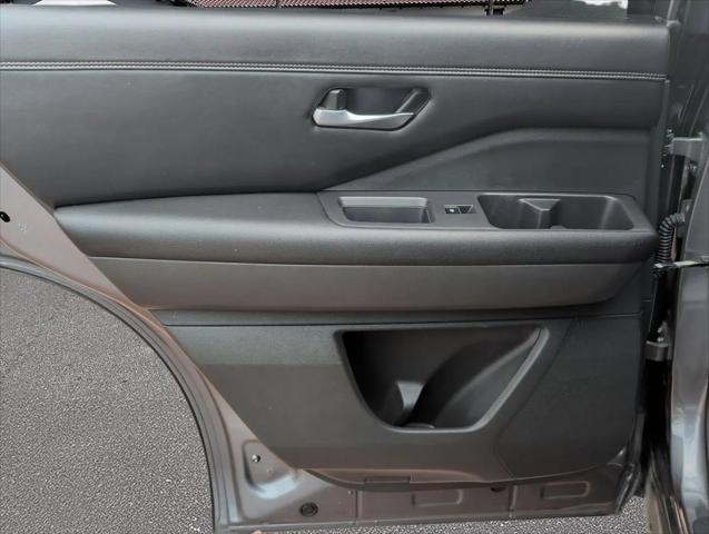 2024 Nissan Pathfinder Platinum FWD