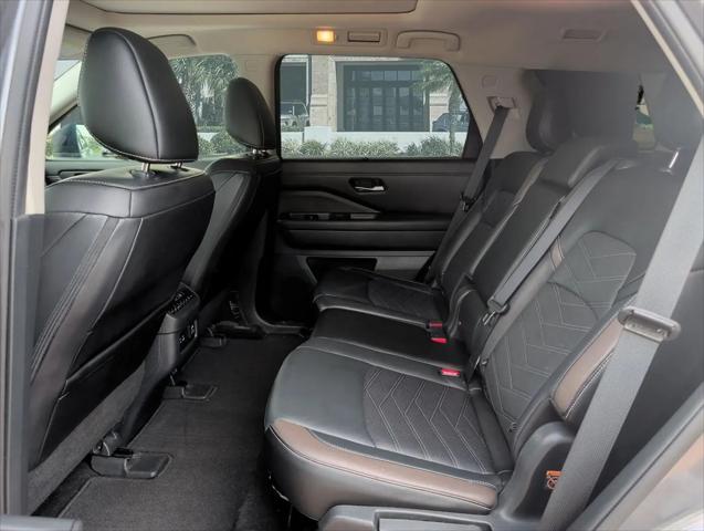 2024 Nissan Pathfinder Platinum FWD