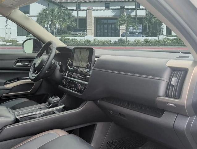 2024 Nissan Pathfinder Platinum FWD