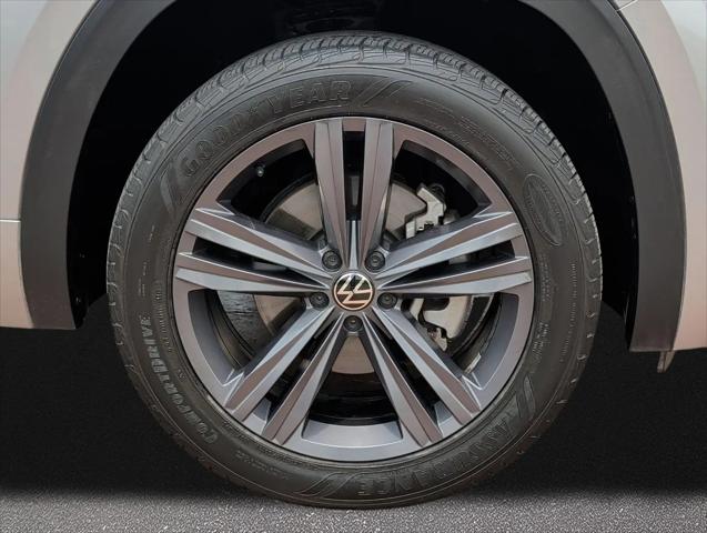 2021 Volkswagen Atlas Cross Sport 3.6L V6 SE w/Technology R-Line