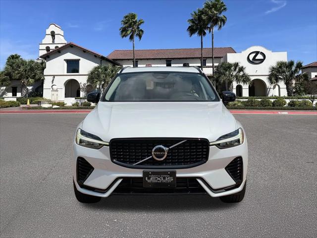 2024 Volvo XC60 Recharge T8 Core Dark Theme