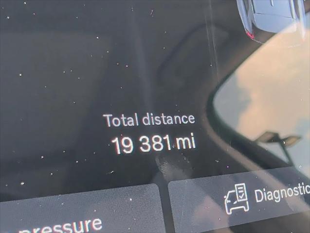 2024 Volvo XC60 Recharge T8 Core Dark Theme