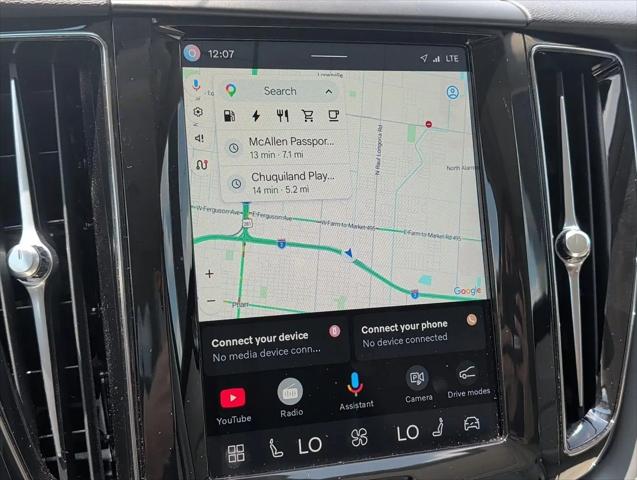 2024 Volvo XC60 Recharge T8 Core Dark Theme