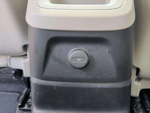 2024 Volvo XC60 Recharge T8 Core Dark Theme