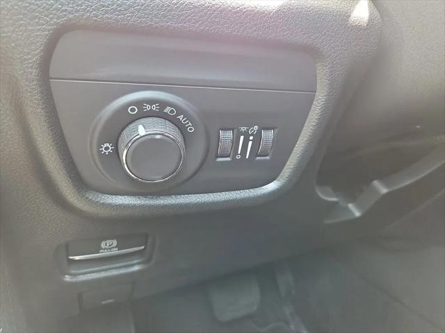2026 Jeep Grand Cherokee Laredo 4x2