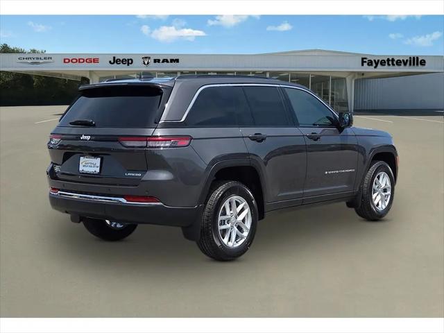 2026 Jeep Grand Cherokee Laredo 4x2