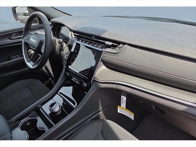 2026 Jeep Grand Cherokee Laredo 4x2