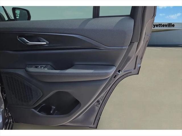 2026 Jeep Grand Cherokee Laredo 4x2