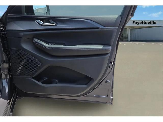2026 Jeep Grand Cherokee Laredo 4x2