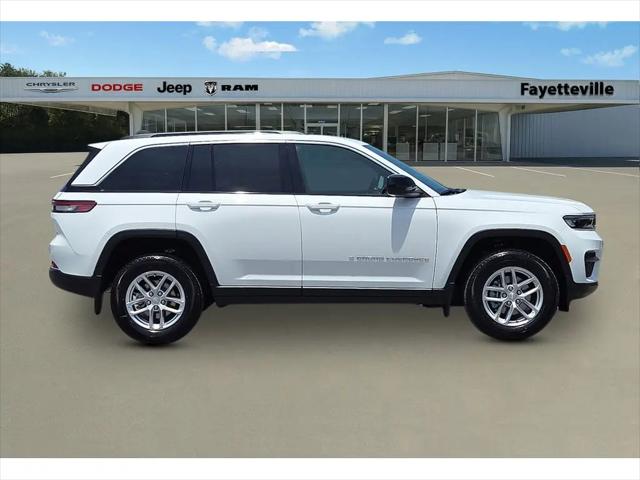 2026 Jeep Grand Cherokee Laredo 4x2