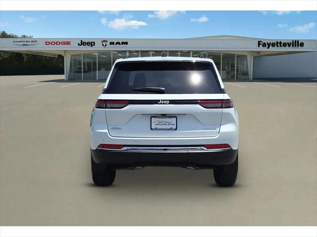 2026 Jeep Grand Cherokee Laredo 4x2