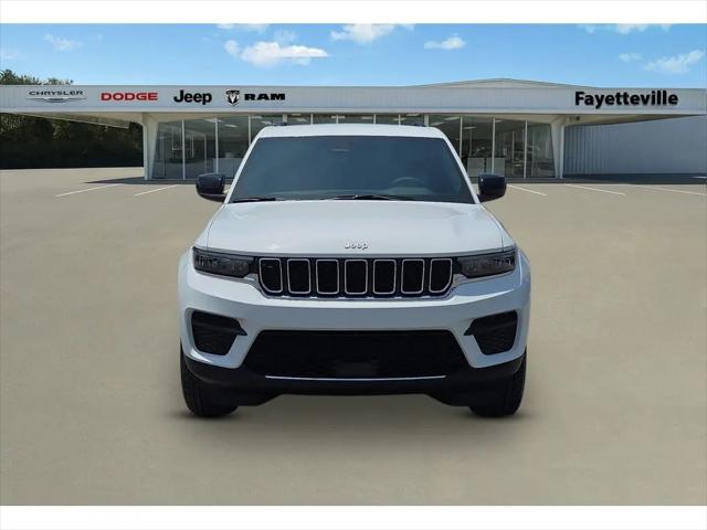 2026 Jeep Grand Cherokee Laredo 4x2